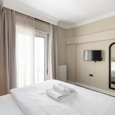 Primavera Seafront By Halu! Next To White Tower *