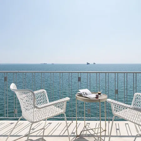Primavera, Seafront 3Bd Apt With Seaview Lägenhet