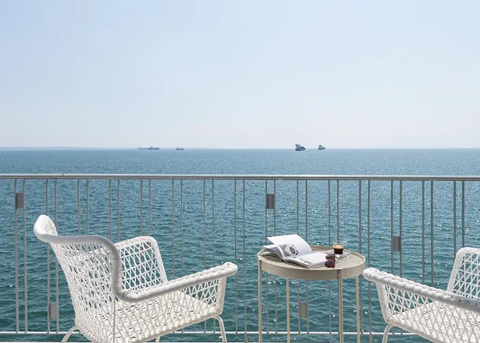 Primavera Seafront By Halu! Next To White Tower 아파트